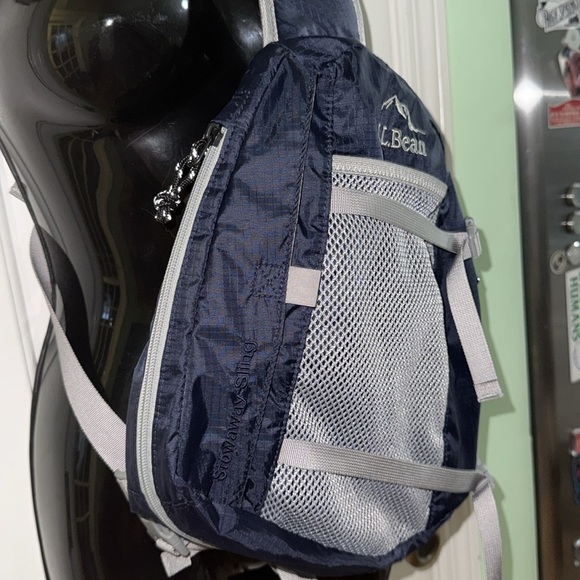 L.L.Bean Navy Blue/Grey Stowaway Sling One Strap Backpack Medium Sized Bag - Picture 4 of 9